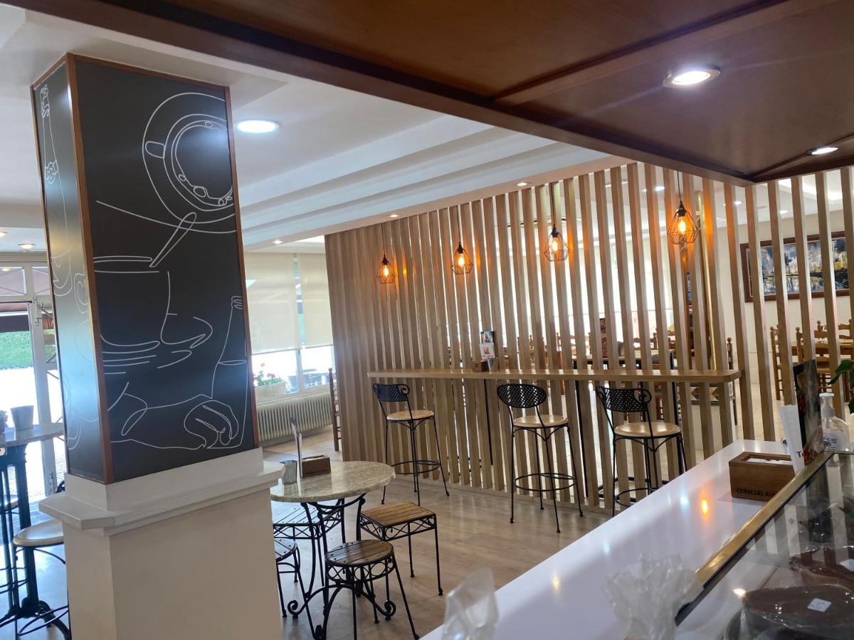 Hostal Restaurante Rio Ubierna Quintanilla-Vivar Екстер'єр фото